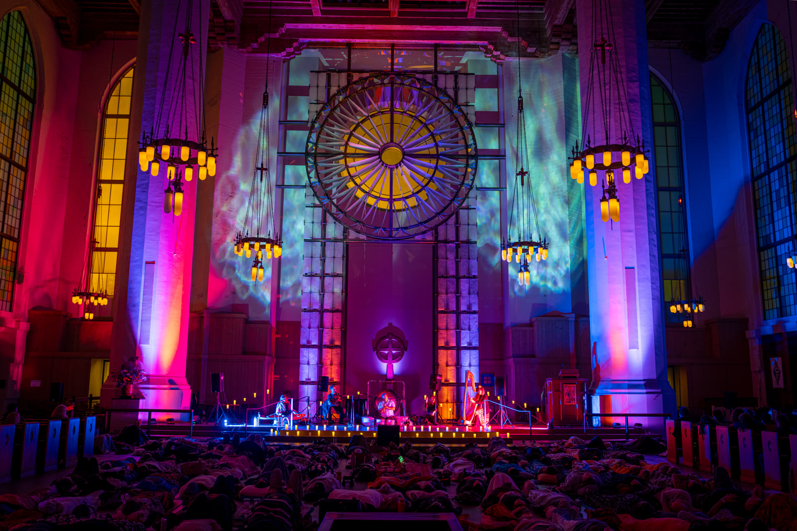Simona Asinovski performing on the monolina at The Sound Healing Symphony